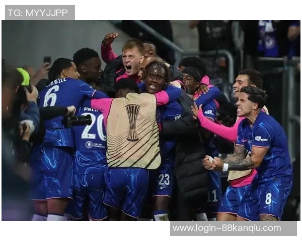 切尔西主场遭曼联逆转1比2遗憾落败引发热议